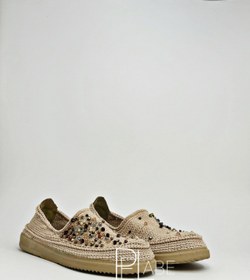 تصویر گیوه مدل مهره دوزی - کرم / giveh_zanane