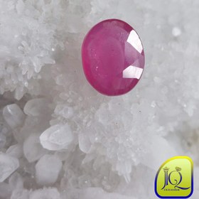 تصویر نگین یاقوت سرخ 