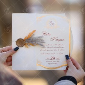 تصویر کارت عروسی قیمت مناسب کرم لبه طلایی 