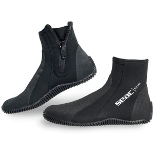 تصویر فروشگاه لوازم ورزشی آبی فلامینگو قرمز