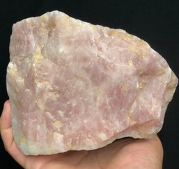 تصویر سنگ راف رزکوارتز صورتی رنگ سایز بزرگ مناسب حجم تراشی ا Rose quartz Rose quartz