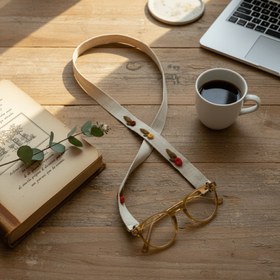 تصویر بند عینک گلدوزی رز 