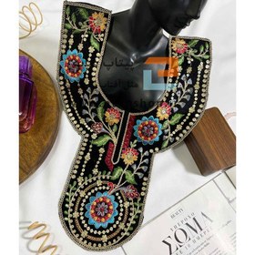 تصویر پنل مشکی مخمل گلدوزی 