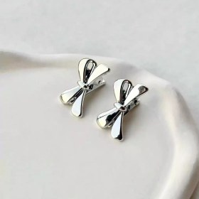 تصویر گیره مو طرح پاپیون 