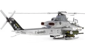 تصویر ماکت هلیکوپتر بل نیروی دریایی امریکا | Forces Of Valor 1:72 Bell AH-1Z ‘Viper’ USMC 