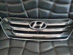 تصویر جلو پنجره هیوندای سانتافه ۲۰۱۴ به بالا استوک 