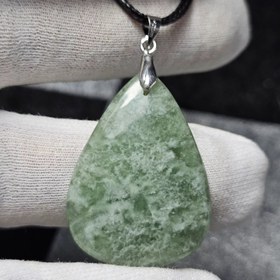 تصویر گردن آویز سنگ یشم خاص معدنی کد 32247 