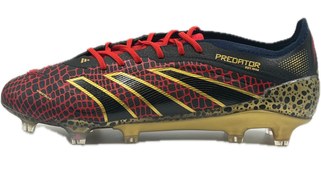 تصویر استوك فوتبال اديداس مدل پرديتور pradator adidas 