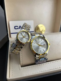 تصویر ست ساعت کاسیو‌کیفیت عالی ۲ رنگ‌‌ صفحه سفید زنانه و مردانه حک کاسیو casio ضد اب ارسال رایگان Casio