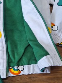 تصویر سوییشرت شلوار پسرانه طرح کیوت - سوییشرت سفید و رنگ شلوار سبز - سایز 35 40 45 