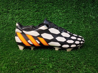 تصویر کتونی کفش استوک دار چمنی اورجینال آدیداس سایز۴۱ Football shoes