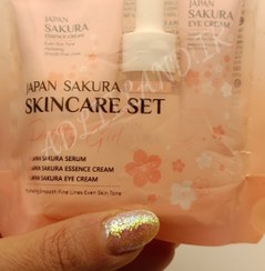 تصویر ست‌ کامل مراقبت پوستی شکوفه‌های گیلاس لایکو japan sakura skin care set Laikou