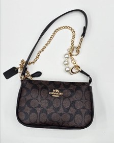 تصویر کیف دستی چرم مرواریدی Coach Nolita 19