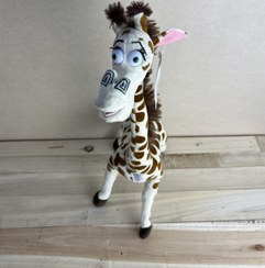 تصویر عروسک زرافه ماداگاسکار 