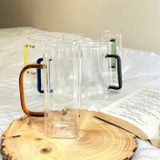 تصویر لیوان پیرکس دسته رنگی 