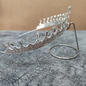 تصویر تاج سر عروس سنگ کاری شده 