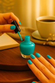 تصویر لاک گیاهی رنگ فیروزه‌ای 