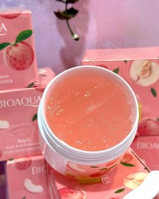 تصویر اسکراب صورت هلو 