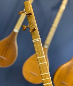 تصویر سه تار مدل جزایری 4/4 