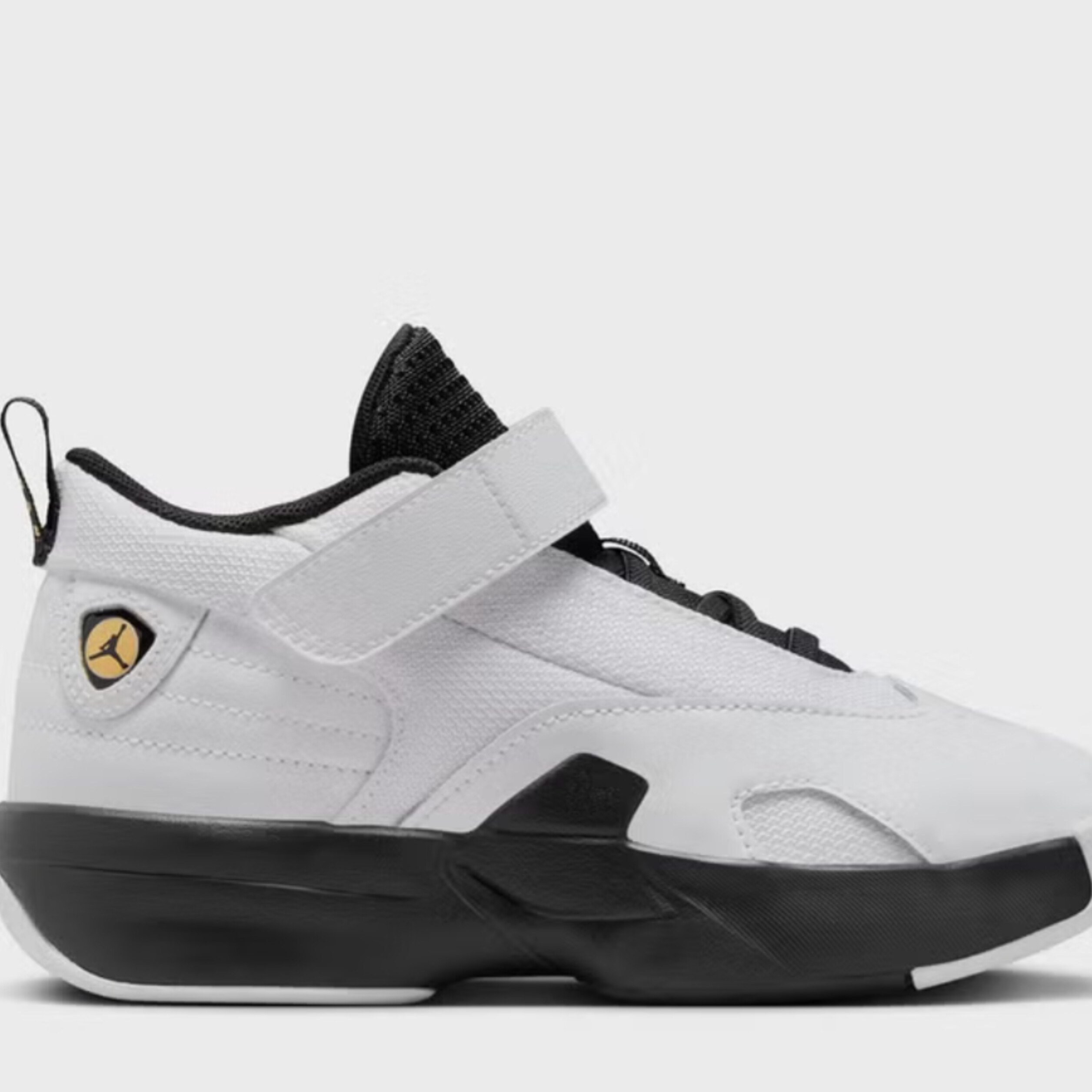 jordan aura size 6