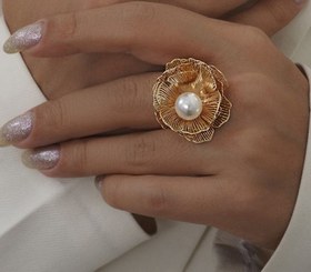 تصویر انگشتر زنانه مرواریدی طرح طلا گل مینیاتوری نانو رنگ ثابت Women's pearl ring, gold design, miniature flower, nano fixed color