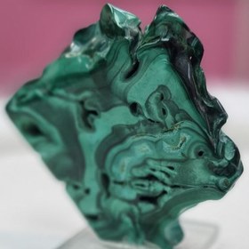 تصویر سنگ طبیعی خالص مالاکیت سبز 