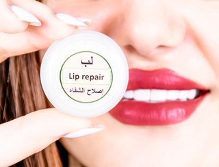 تصویر کرم ترمیم لب 