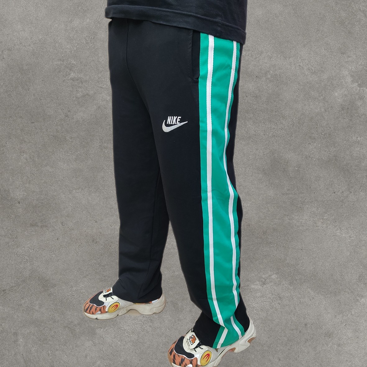 Nike tribute hotsell pants xs