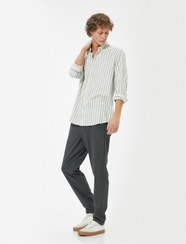 تصویر شلوار پارچه ای چینو باریک متناسب با کمر تا شده جیب ساق پا با جزئیات فاق نرمال راسته مردانه | کوتون Koton 5WAM40001HW 