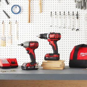 تصویر پک دریل چکشی و پیچبند شارژی میلواکی مدل 22-2691 Milwaukee 2691-22 18-Volt Compact Drill and Impact Driver Combo Kit