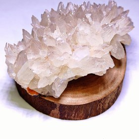 تصویر کلاستر کلسیت با رنگ کمیاب گلبهی روشن 