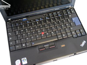 تصویر لپ تاپ lenovo ThinkPad X200 