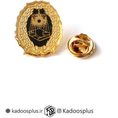 تصویر بج سینه بیضی طلایی مشکی کانون وکلای دادگستری با روکش پلی استر 