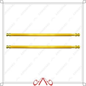 تصویر ریل پشت دری آهنی سفید 