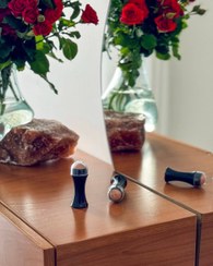 تصویر سنگ آتشفشانی ترینوا فیکساتور جاودان برای پاکسازی چربی پوست 