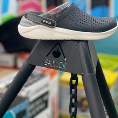 تصویر دمپایی حمام کراکس مدل لایت راید رنگ مشکی طوسی 