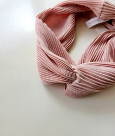 تصویر هدبند ساتن پلیسه 