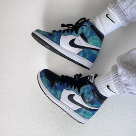 تصویر کتونی بچه گانه نایک ایر جردن ۱ ساقدار تای دای آبی Nike air jordan 1 high Tie Dye 