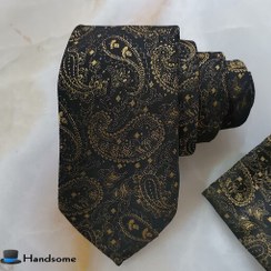 تصویر ست کراوات و دستمال جیبی مشکی و بته جقه زرد و سفید 