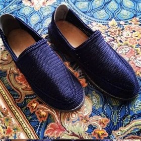 تصویر گیوه ساده رنگی 