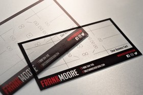 تصویر کارت ویزیت شیشه ای مات 