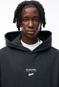 تصویر سویشرت هودی با طرح STWD برند PullAndBear STWD baskılı kapüşonlu sweatshirt