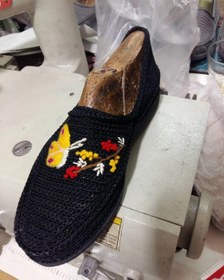 تصویر گیوه گلدوزی شده پروانه - 36 Give