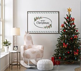 تصویر موکاپ اتاق نشیمن کریسمس با قاب و صندلی راک – Christmas living room with poster frame mockup and rocking chair 