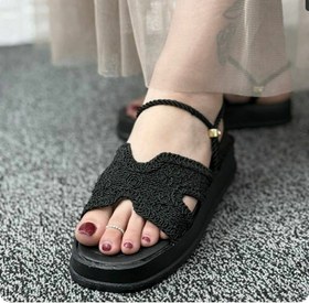 تصویر صندل زنانه گیپور دوحالته با زیره پیو رنگ کرم و مشکی 