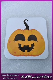 تصویر زیر لیوانی چوبی طرح کدو تنبل 