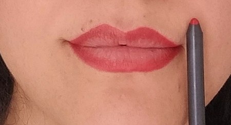 تصویر مداد لب -قرمز | ساهارا لاین Lip liner