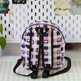 تصویر کوله پشتی طرح قلبی 