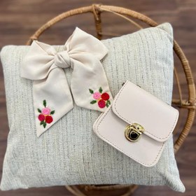 تصویر گلسر پاپیون گلدوزی شده 