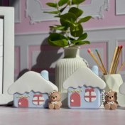 تصویر کاور ایرپاد سیلیکونی خونه با آویز خرسی 